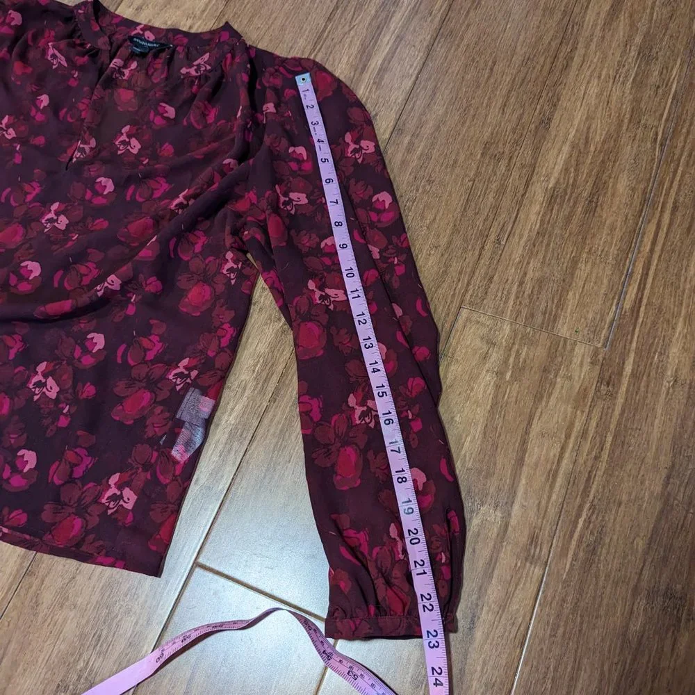 Banana Republic Factory Sheer Red Floral Blouse Size Medium - Picture 8 of 10